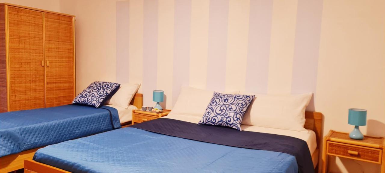 Ninfa Sul Mare 50 M E T R I Dal Mare Parcheggio Gratuito Custodito Aparthotel