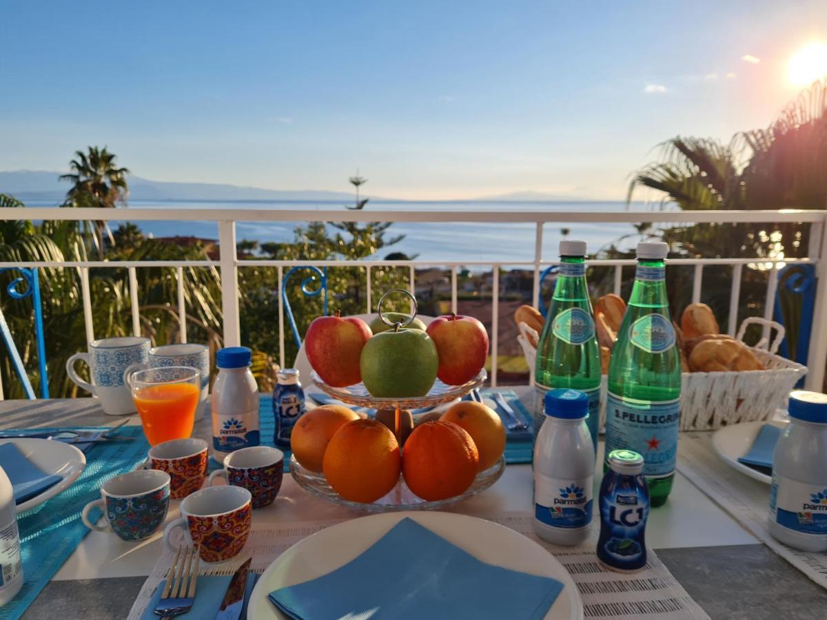 Ninfa Sul Mare 50 M E T R I Dal Mare Parcheggio Gratuito Custodito * Capo Vaticano