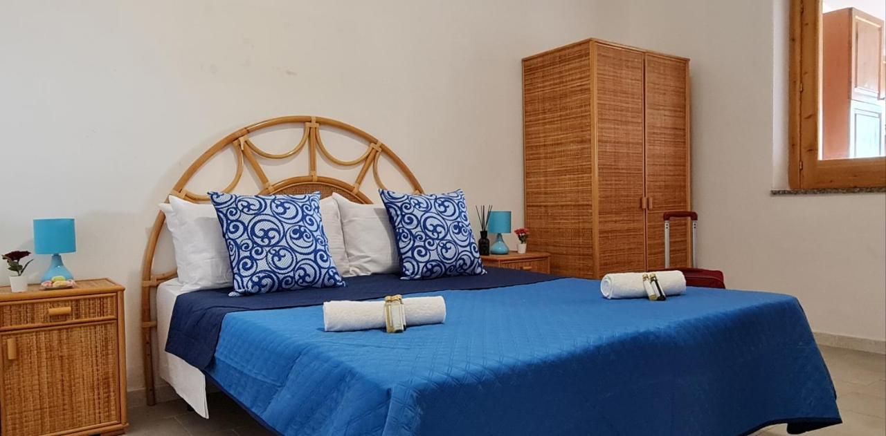 Ninfa Sul Mare 50 M E T R I Dal Mare Parcheggio Gratuito Custodito * Capo Vaticano