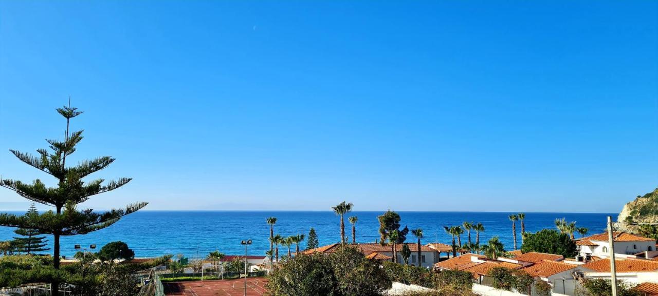 Ninfa Sul Mare 50 M E T R I Dal Mare Parcheggio Gratuito Custodito *