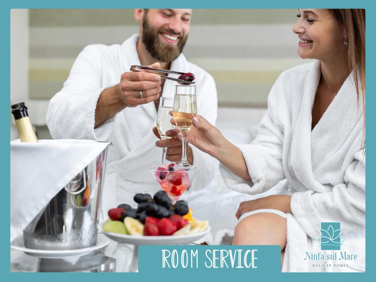 Ninfa Sul Mare 50 M E T R I Dal Mare Parcheggio Gratuito Custodito Aparthotel *