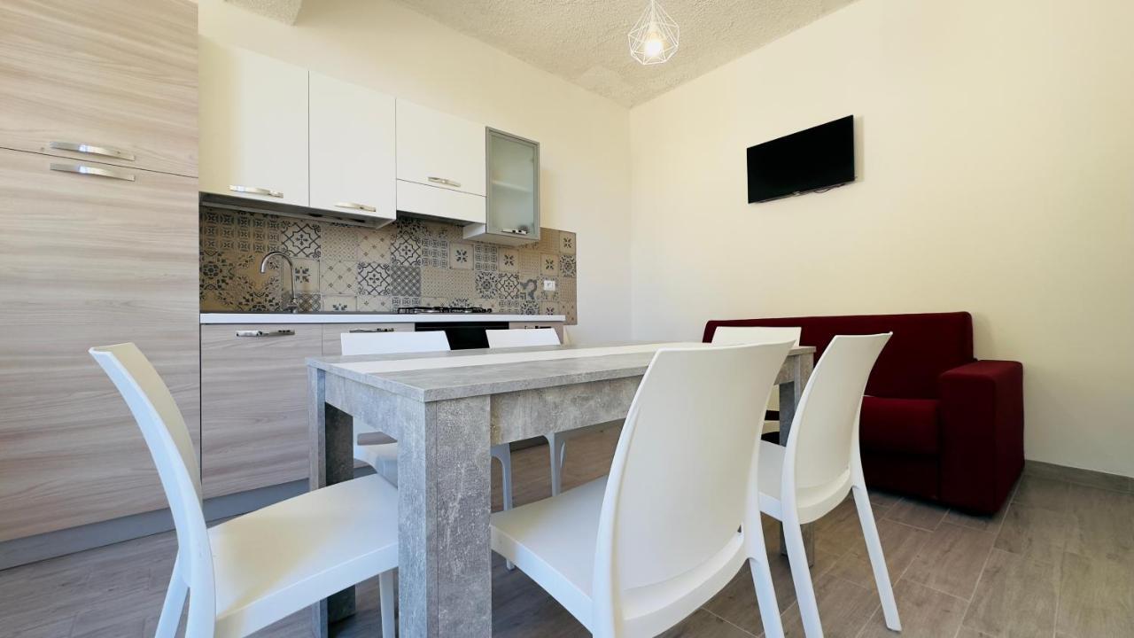 Ninfa Sul Mare 50 M E T R I Dal Mare Parcheggio Gratuito Custodito *