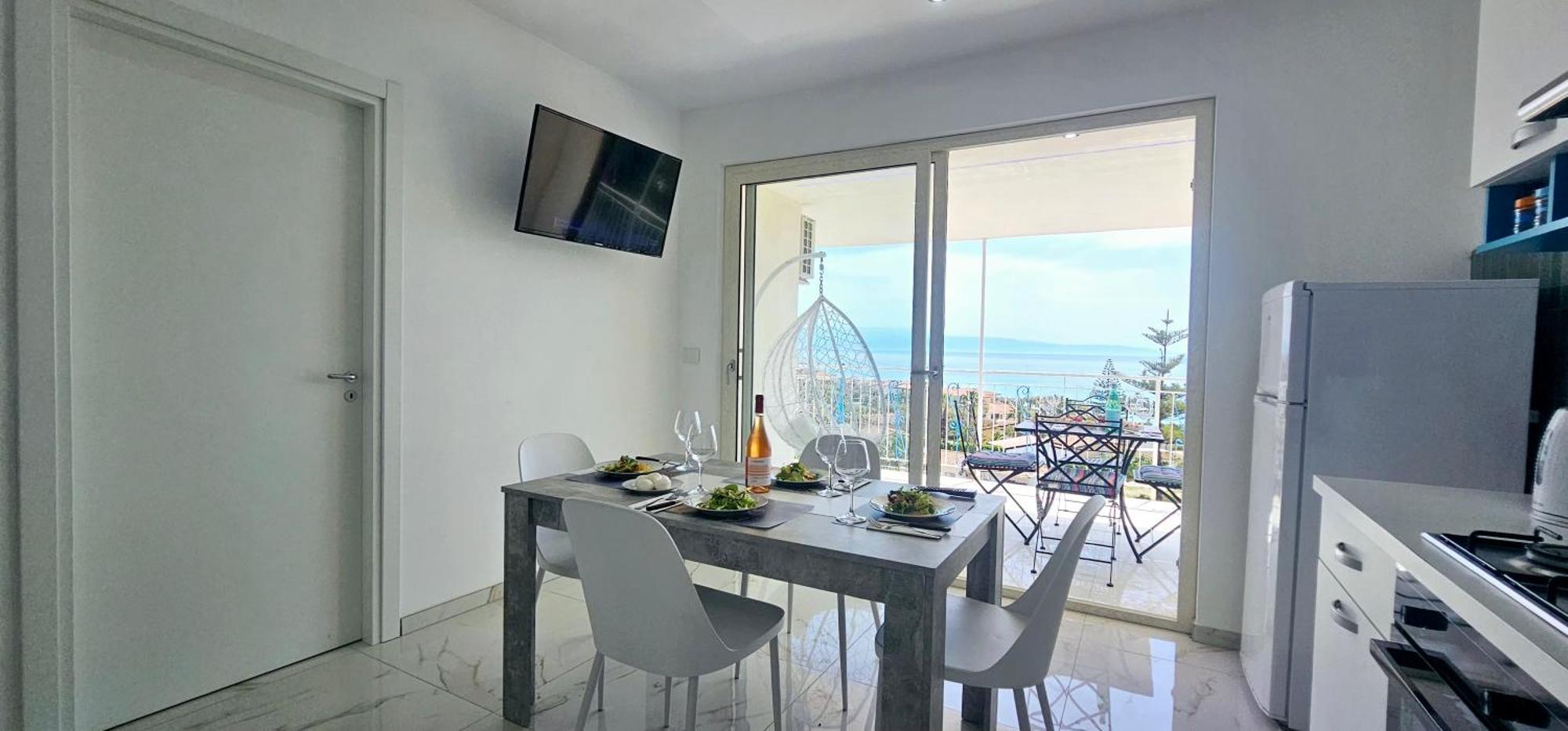 Ninfa Sul Mare 50 M E T R I Dal Mare Parcheggio Gratuito Custodito *