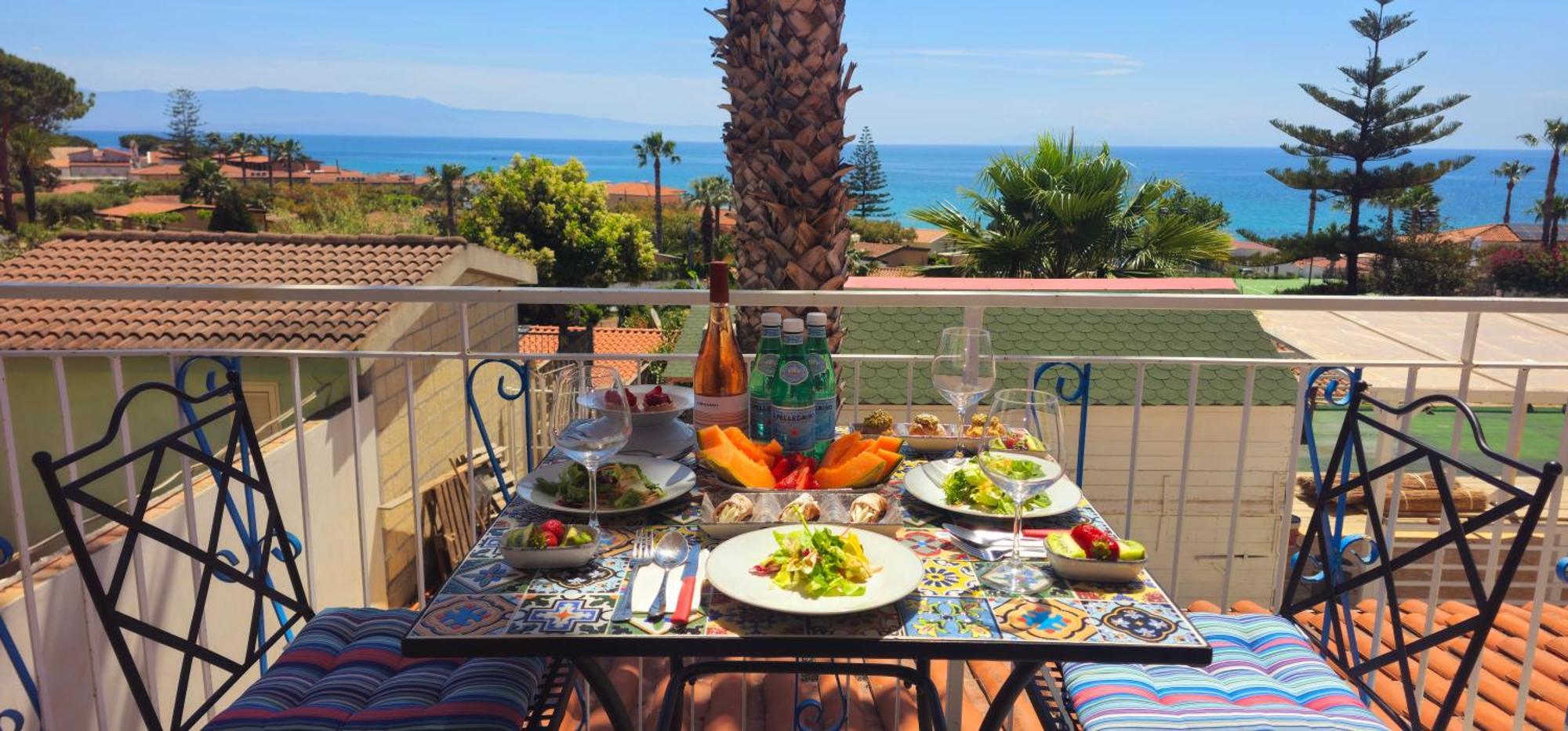 Ninfa Sul Mare 50 M E T R I Dal Mare Parcheggio Gratuito Custodito * Capo Vaticano